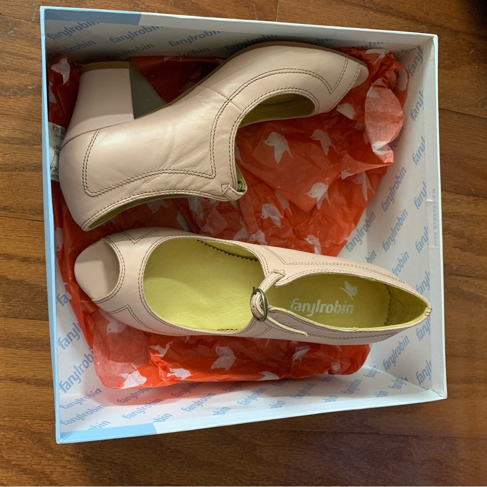 Vintage Faryl Robin blush heel size 7